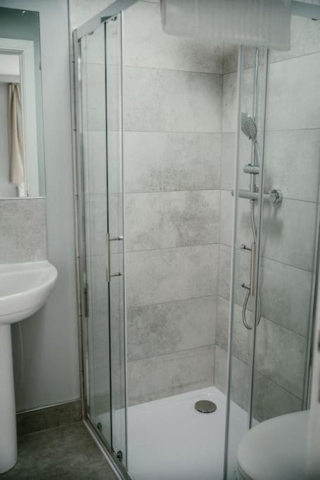 Urban Elegance: Luxury; Sleeps 6