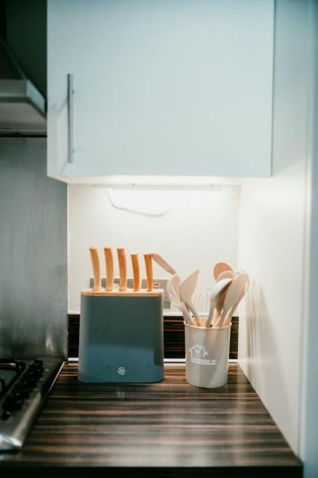 Urban Elegance: Luxury; Sleeps 6 Apartment *