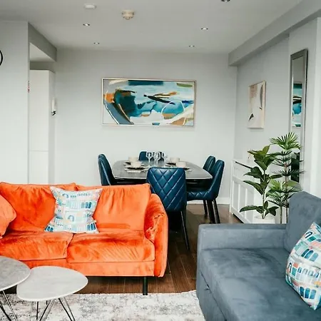 Urban Elegance: Luxury; Sleeps 6 Apartment Belfast Exterior photo